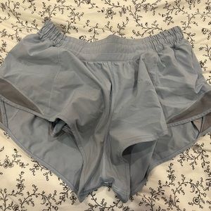 Lululemon Hotty Hot low rise shorts 2.5